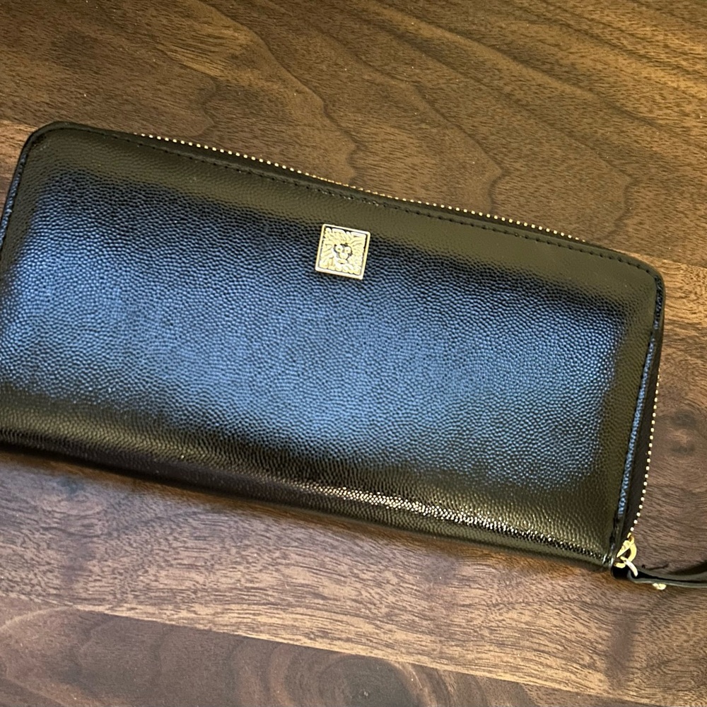 Black Leather Zip Wallet